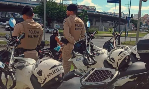 
				
					PM intensificará policiamento em locais de entrega de abadás em Salvador
				
				
