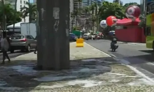 
				
					Homem é esfaqueado em avenida que dá acesso a circuito do carnaval de Salvador
				
				