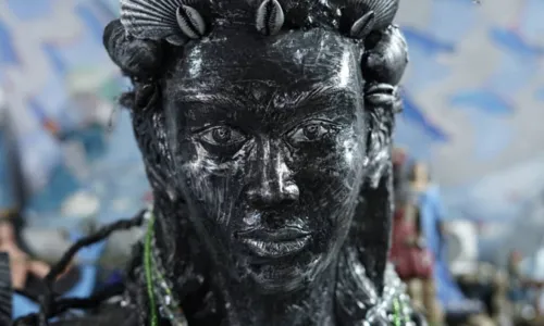 
				
					Imagem negra de Iemanjá resgata características ancestrais e homenageia Rainha em centenário: 'Riqueza que o colonizador roubou'
				
				