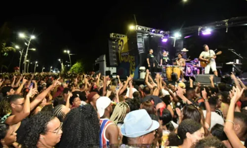 
				
					Furdunço reúne multidão em clima de retomada de carnaval com muitas fantasias, famílias e inclusão em Salvador
				
				