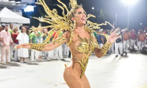 
				
					Lore Improta comemora 2º lugar de escola de samba no Carnaval do Rio de Janeiro: 'Parabéns, Viradouro'
				
				