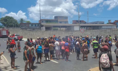 
				
					Prefeitura apura denúncia sobre possível vendas de licença para ambulantes no carnaval de Salvador
				
				