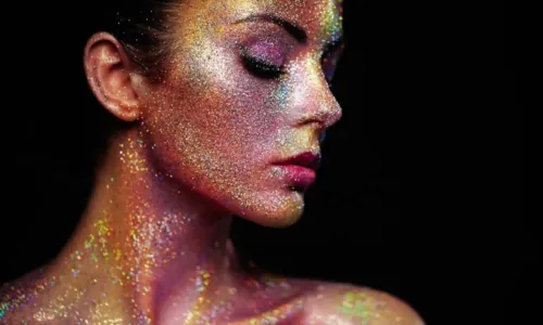 
				
					Guia do glitter: veja 5 dicas para brilhar durante o Carnaval
				
				