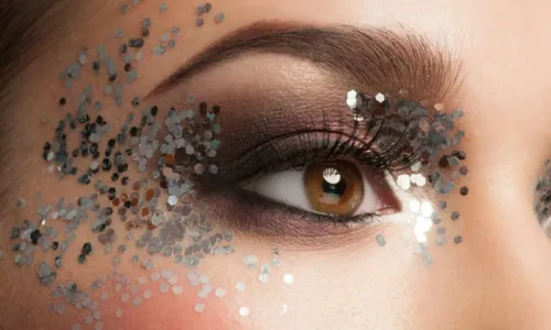 
				
					Guia do glitter: veja 5 dicas para brilhar durante o Carnaval
				
				