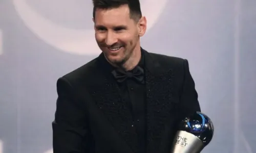 
				
					Messi é eleito o melhor jogador de futebol do mundo pela Fifa
				
				