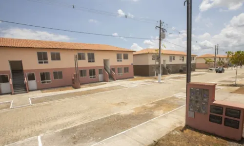 
				
					Após anos de espera, conjuntos habitacionais são entregues na Bahia
				
				