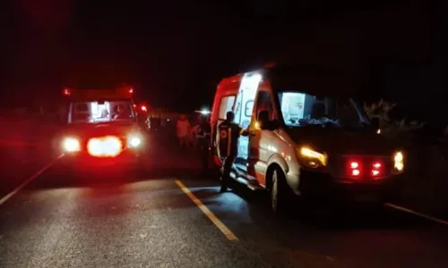 
				
					Cinco pessoas ficam feridas em acidente com ônibus no oeste da Bahia
				
				