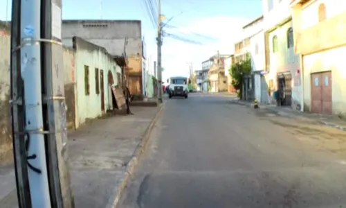 
				
					Ônibus seguem sem circular no bairro da Palestina, em Salvador
				
				