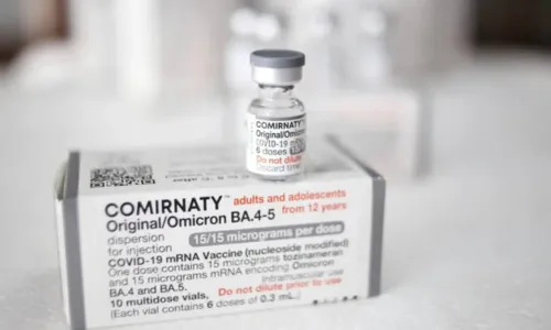 
				
					Saiba como funciona a vacina bivalente contra Covid
				
				