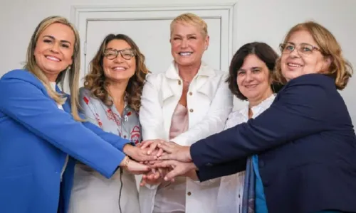 
				
					Xuxa é a nova embaixadora da campanha de vacinação do Governo Federal
				
				