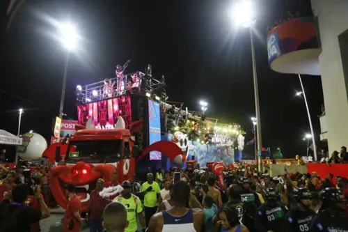 
				
					Galeria de fotos: veja imagens do 1º dia de carnaval de Salvador
				
				