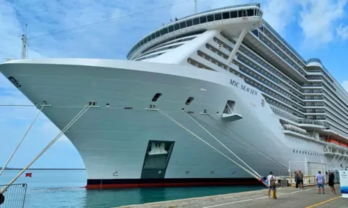 
				
					Porto de Salvador deve receber 16 mil turistas no período do Carnaval
				
				