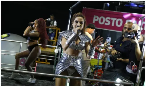 
				
					Anitta dá bronca após ver furto em bloco: 'Roubou, devolve'
				
				