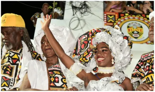 
				
					Após dois anos, tradicional saída do Ilê Aiyê retorna ao Curuzu e reafirma ancestralidade negra
				
				