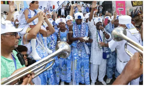 
				
					Carnaval de Salvador chega ao 4º dia com saída dos Filhos de Gandhy, pipoca da BaianaSystem e Cláudia Leitte
				
				