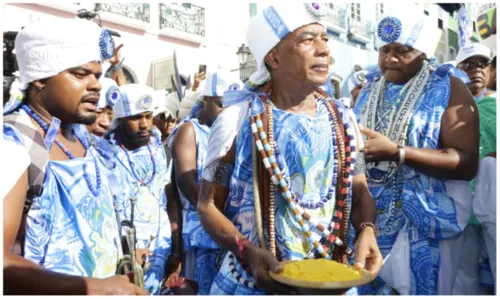 
				
					Afoxé Filhos de Gandhy faz cerimônia do padê para iniciar desfile no Contra Fluxo; veja fotos
				
				