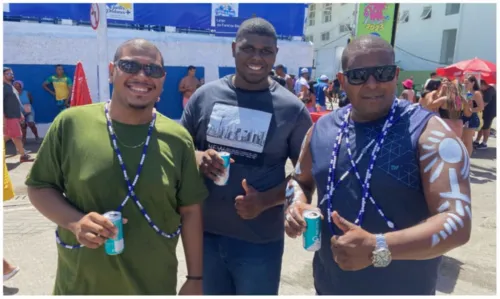 
				
					Bell Marques dá início ao arrastão e foliões se despendem do Carnaval de Salvador
				
				