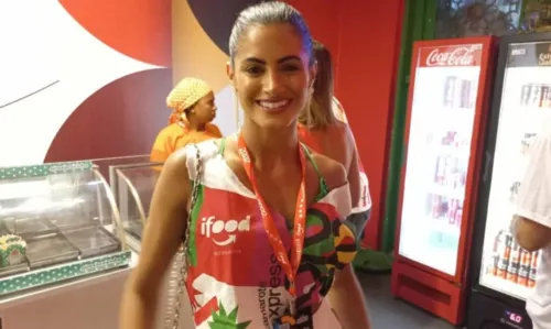 
				
					Tia Má celebra tom de esperança com o retorno do Carnaval: 'muita gente leva o 'de comer' para casa nessa folia'
				
				