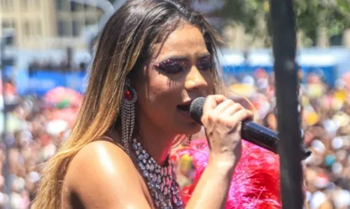 
				
					Lexa recebe Jojo Todynho e Gaby Amarantos em bloco de carnaval; veja fotos
				
				