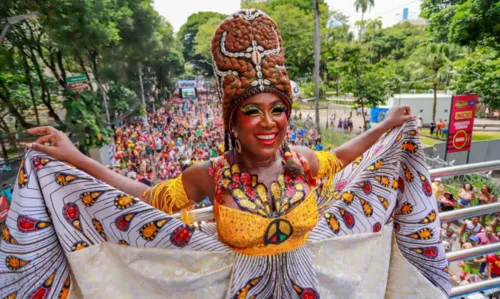 
				
					No último dia de folia baiana, Olodum embala folião pipoca no Circuito Osmar
				
				