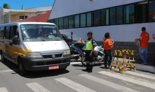 
				
					Transalvador faz operação para reduzir impactos no trânsito durante volta às aulas
				
				