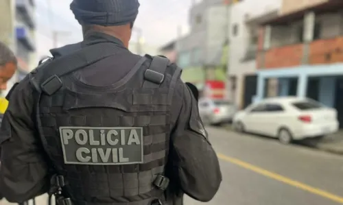 
				
					Homem é preso suspeito de estupro de vulnerável em Feira de Santana
				
				