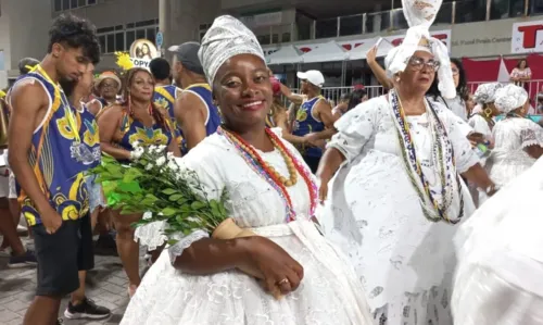 
				
					Carnaval 'das antigas' com toque de modernidade: Habeas Copos movimenta circuito Sérgio Bezerra
				
				