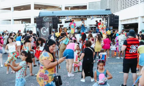 
				
					Bailinho de carnaval com show e all inclusive de brinquedos reúne criançada em shopping de Salvador
				
				