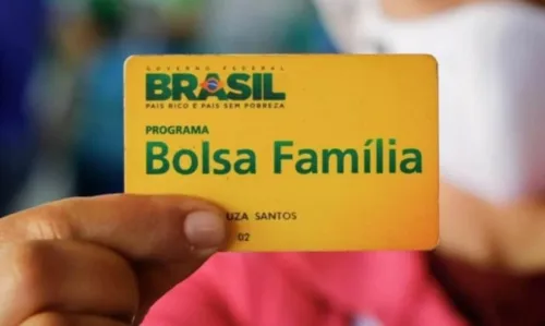 
				
					Bolsa Família voltará a exigir frequência escolar e vacinação
				
				