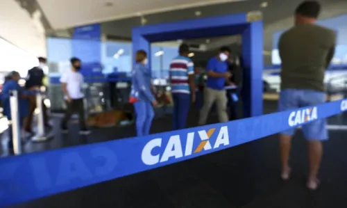 
				
					Caixa começa a pagar hoje abono salarial de 2021
				
				