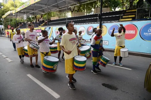 
				
					Confira fotos do segundo dia de carnaval no circuito Osmar
				
				