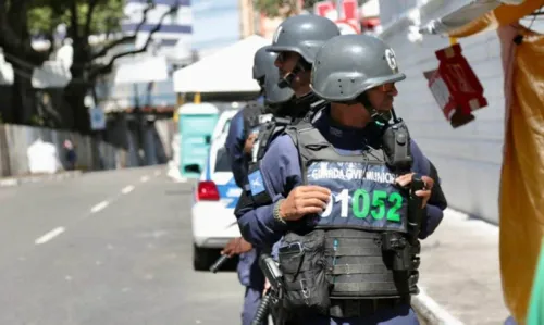 
				
					Cerca de 200 armas brancas foram apreendias durante circuitos de Carnaval
				
				