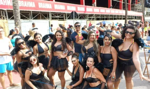 
				
					Furdunço reúne multidão em clima de retomada de carnaval com muitas fantasias, famílias e inclusão em Salvador
				
				