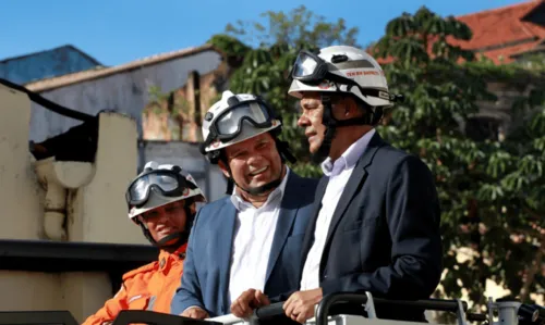 
				
					Com presença do governador, sede centenária do Corpo de Bombeiros da BA é reaberta na Barroquinha
				
				