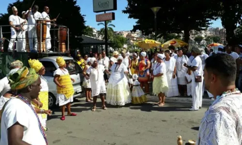 
				
					Com Carlinhos Brown, entrega de presentes à Oxum acontece nesta quarta-feira (1º)
				
				