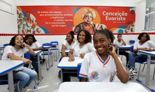 
				
					Escolas estaduais passarão a funcionar nos fins de semana
				
				