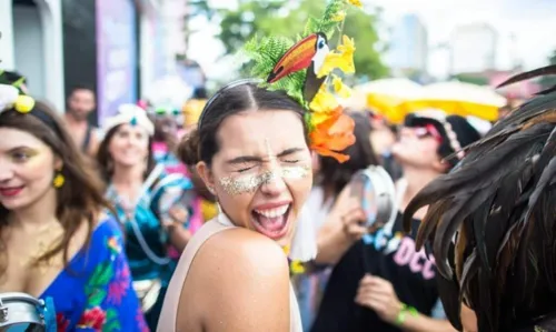 
				
					Skincare do carnaval: saiba como cuidar da pele durante a folia
				
				