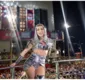 
                  Ambulante tem isopor quebrado em bloco de Anitta e cantora promete pagar prejuízo