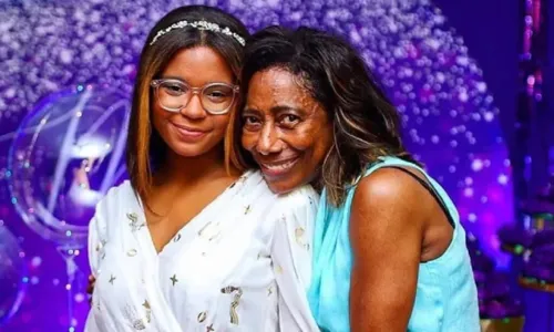 
				
					Filha de Glória Maria faz homenagem a jornalista um mês após morte da mãe: 'Sempre grata'
				
				