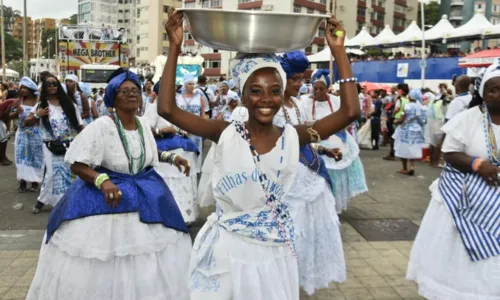 
				
					43 anos de história e resistência: conheça as Filhas de Gandhy, primeiro bloco feminino de afoxé da Bahia
				
				