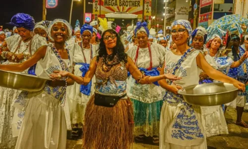 
				
					43 anos de história e resistência: conheça as Filhas de Gandhy, primeiro bloco feminino de afoxé da Bahia
				
				