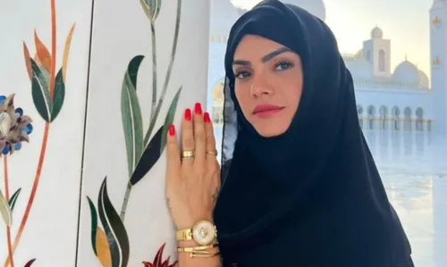 
				
					De férias em Dubai, Kelly Key diz ter sido confundida na rua: 'Me chamaram de Shakira cinco vezes'
				
				