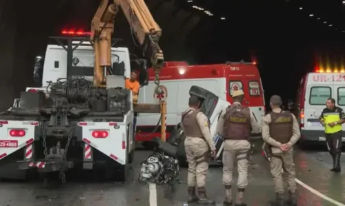 
				
					Morre advogado ferido em colisão no túnel da Av. Luís Eduardo Magalhães, em Salvador
				
				