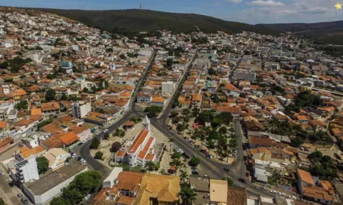 
				
					Três mil pés de maconha são apreendidos em imóvel do interior da Bahia
				
				