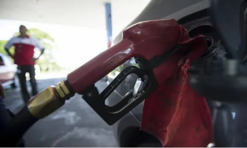 
				
					Governo dá prazo de 5 dias para denúncia de preço abusivo da gasolina
				
				